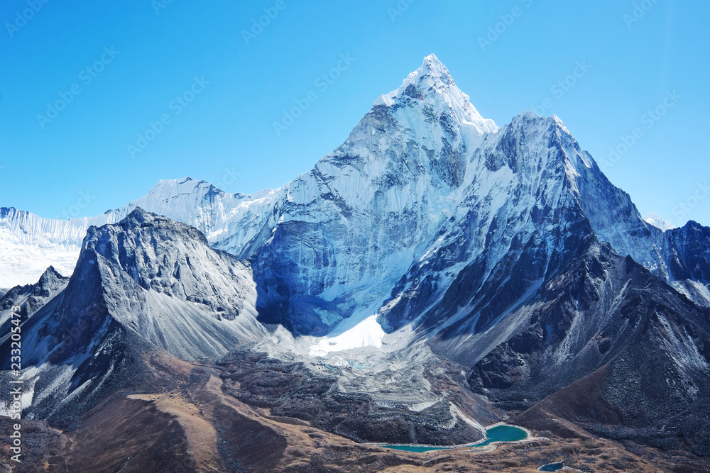 Mountain peak Everest. Highest mountain in the world. National Park, Nepal. - obrazy, fototapety, plakaty 