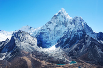 mountain peak everest. highest mountain in the world. national park, nepal.
