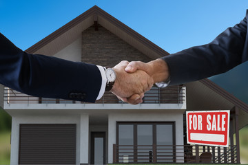 Agreement with handshake in the sale of a house