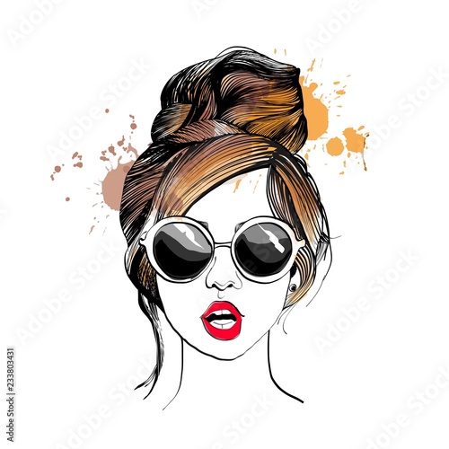 stylowa-dziewczyna-w-okularach-ilustracja-moda