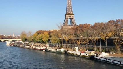 Poster - Tour Eiffel vue depuis le Pont de Bir Hakeim à Paris