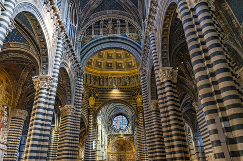 Fotografie, Obraz Basilica Nave Stained Glass Cathedral Siena Italy