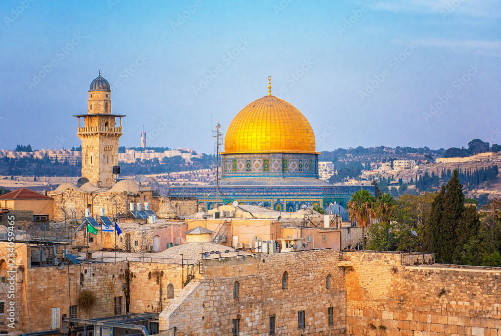 Wzgórze Świątynne - Ściana Płaczu i meczet Golden Dome of the Rock na starym mieście w Jerozolimie, Izrael - obrazy, fototapety, plakaty 