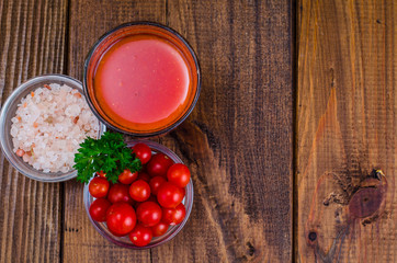 Canvas Print - Natural freshly squeezed tomato juice in glass