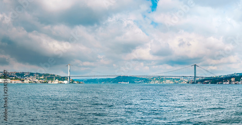 Cuadros en Lienzo Panorama of Bosporus and First Bridge (15 July Martyrs) in Istanbul / Turkey