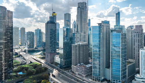 Fototapeta Chicago linii horyzontu trutnia powietrzny widok z góry, jezioro Michigan i miasto Chicago wieżowce centrum miasta pejzaż, Illinois, USA
