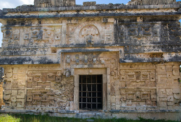 Wall Mural - Mexico, Yucatán - February 15, 2018: Mexico, Chichen Itza. Ruins of the private yard, possibly belonged to the royal family