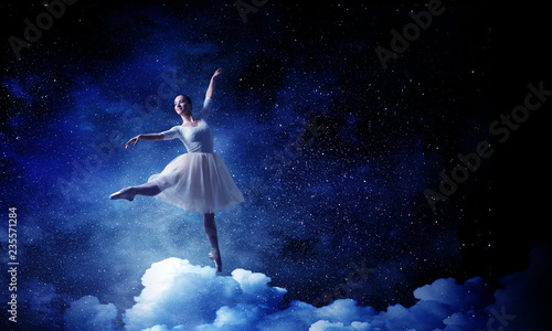 Leinwand Poster  Ballet dancer in jump