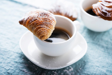 Canvas Print - Sfogliatella, typical Neapolitan pastry