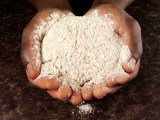 Poster - MAN'S HANDS HOLDING WHOLEMEAL FLOUR