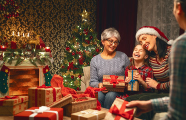 Canvas Print - family celebrating Christmas