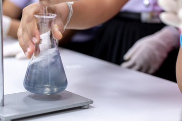 Poster - Titration technique in the laboratory.