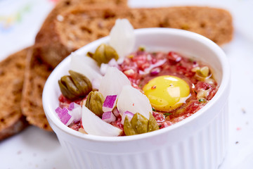 beef tartare with egg