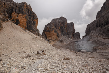 Wall Mural - mountaineers equipped face the 