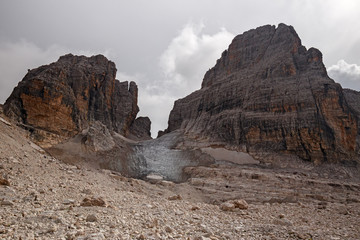 Wall Mural - mountaineers equipped face the 