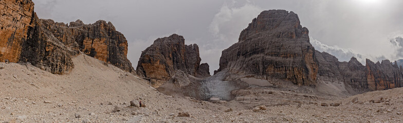Wall Mural - mountaineers equipped face the 