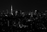 Fototapeta Nowy Jork - Black and White image of the Tokyo Japan skyline at night