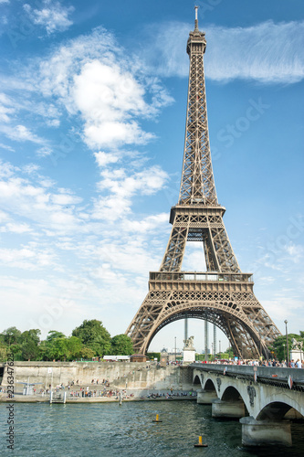Seine river Eiffel tower Paris France Fototapet