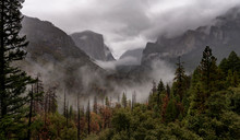 Yosemite National Park With Panoramic View At The Yosemite Tunnel View Point