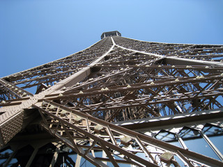 eiffel tower in paris