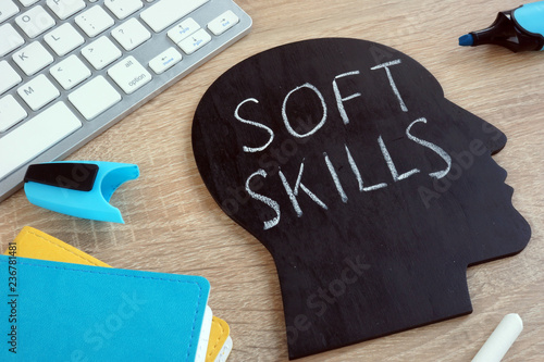 Fotografía Soft skills written on a blackboard with the shape of a head.