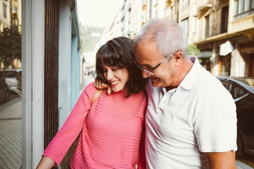 Wall Mural - Father and daughter go shopping