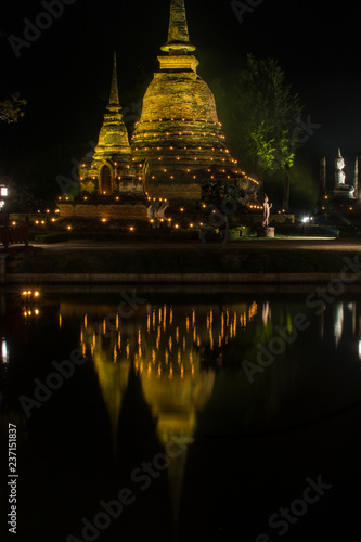 Fotografie, Obraz the ancient Buddhist temple of Wat Sa Si in evening twilight