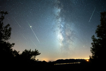 perseud meteor shower