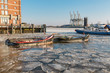 Zwei alte Festmacherboote im Museumshafen Oevelgönne auf Eis