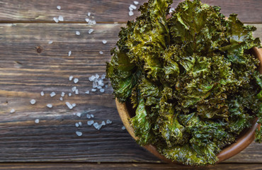 Wall Mural - Homemade green kale chips