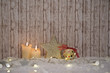 Grußkarte Weihnachten mit Kerzen, Stern und Glöckchen