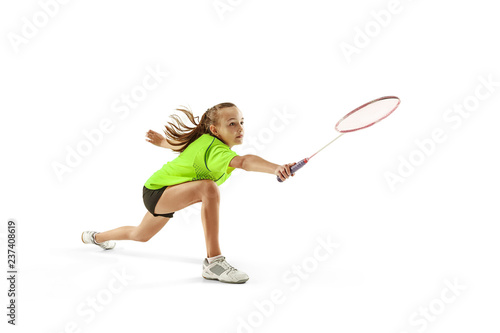 Fototapety Badminton  jeden-kaukaski-mloda-dziewczyna-nastolatek-grajac-w-badmintona-w-studio-nastoletnia-kobieta-nastolatka-odizolowana