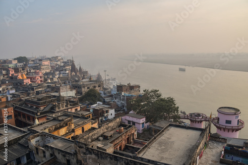 インドの世界遺産 バラナシの歴史的な街並みとガンジス河 Stock Photo Adobe Stock インドの世界遺産 バラナシの歴史的な街並みとガンジス河 Stock Photo Adobe Stock