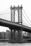 Fototapeta Sypialnia - The Manhattan Bridge and East River, seen from DUMBO, in Brooklyn, New York City