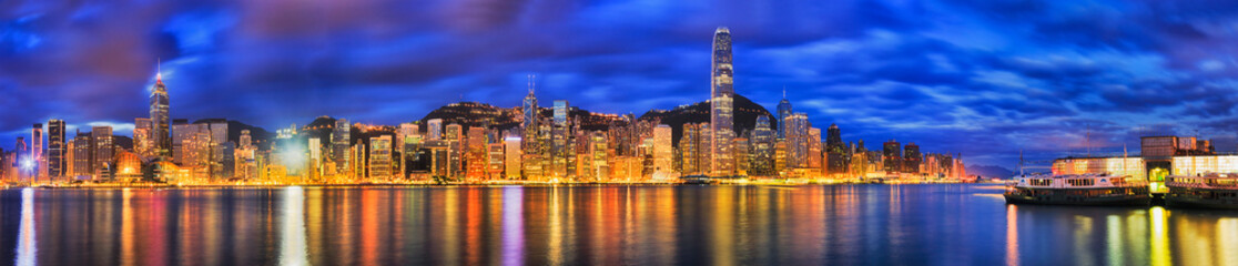 Canvas Print - HK CBD 2 Pier Dark Rise Pan