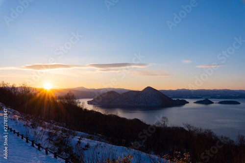 冬の洞爺湖 日の出 Stock Photo Adobe Stock