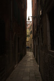 Fototapeta Uliczki - A Narrow ally in Venice Italy
