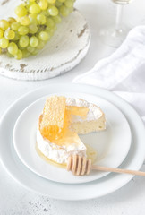 Poster - Camembert with honey, grapes and white wine