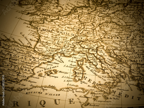 Dekoracja na wymiar  stara-mapa-europy