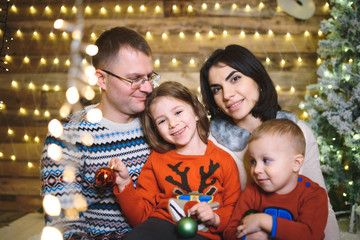 Canvas Print - family in festive sweaters