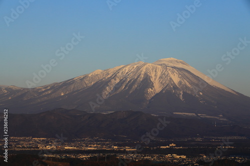 Zdjęcie XXL Iwate wulkan w porannej poświacie