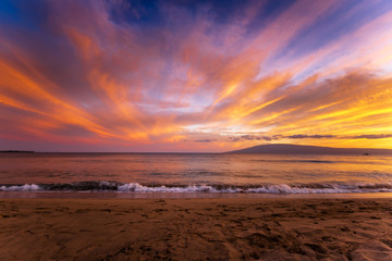 Wall Mural - Kaanapali Beach on Maui, Hawaii at Sunset