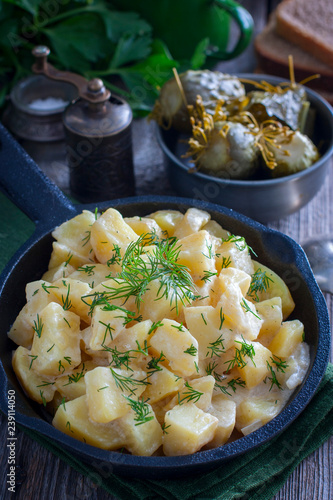 Fotografie, Obraz fresh potatoes cooked in sour cream, selective focus