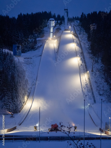 Obrazy Skoki narciarskie  schanze-w-oberhofie-skoki-narciarskie-w-lesie-turynskim