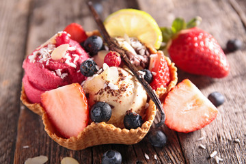 Wall Mural - ice cream with fruits