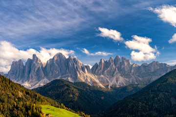 Wall Mural - Geisler or Odle Dolomites Group. Colorful autumn scene of Dolomite Alps, Italy, Europe.