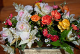 Fototapeta Kwiaty - bouquets of white roses and other flowers are decorated with a festive table in the restaurant