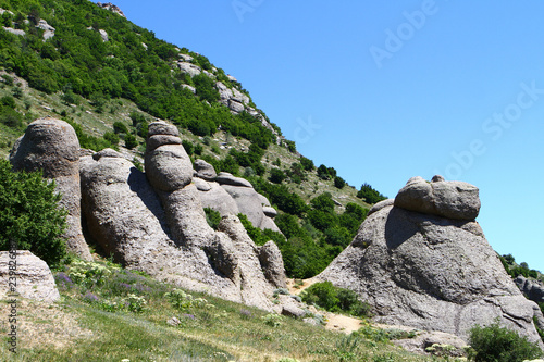 Valokuva huge stone conglomerates on Demerji mountain slopes, natural landscape photo