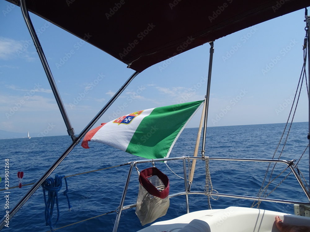 Bandiera Pirata Jolly Roger 30x45 Cm: Con Occhiello E Cordino, Resistente UV E Acqua Di Mare Per Barche