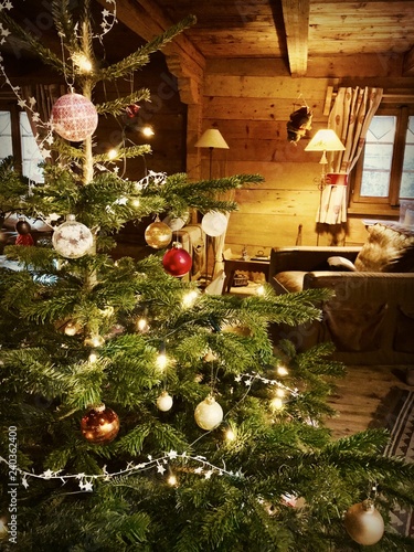 Ambiance Noel Chalet Montagne Chaleureux Fetes Neige Famille Stock Photo Adobe Stock Ambiance Noel Chalet Montagne Chaleureux Fetes Neige Famille Stock Photo Adobe Stock